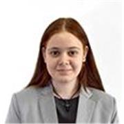 Supportive Psychology Tutor helping students understand complex concepts in a clear and engaging way.