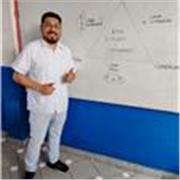 Profesor de psicología clínica y psicoterapia TCC para estudiantes de pregrado