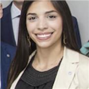 Finanzas y macroeconomia. Me considero una persona empatica y paciente, orientada a dar un servicio amable y profesional.