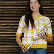 Titulada en Enseñanzas Superiores de música en la especialidad de trompeta.
Docente de música en secundaria.