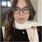 Profesora de educación especial, actualmente cursando la carrera de Educación Infantil. Graduada en bachillerato de artes plastica