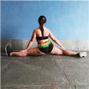 Soy una persona con experiencia en baile,llevo desde niña bailando diferentes estilos y sigo bailando.