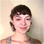 Profesora de pintura, dibujo, escultura, diseño gráfico y ganchillo.