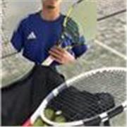 Clases de tenis a personas de nivel principiante o intermedio para niños y adultos