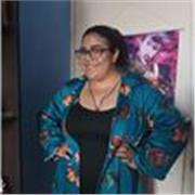Profesora de apoyo escolar para niños y adolescentes