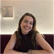 Profesora de idiomas para niños y niñas de todas las edades. 