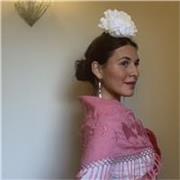 Profesora de Sevillanas que imparte clases para principiantes de todas las edades. Clases particulares en casa de los alumnos