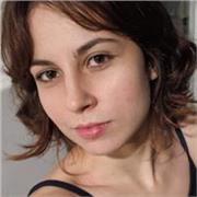 Profesora de Portugués y literatura, con licencia de la Universidad Federal de Río de Janeiro desde 2018.