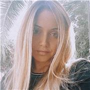 Alessia, 37 anni, laureata in Lettere Moderne