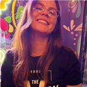 Jeune tutrice multilingue, proche de vos besoins et de vos défis