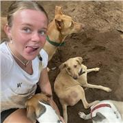 LS Tutorin, die sehr geduldig ist und gut vermitteln kann