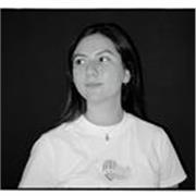 Soy artista visual titulada, entusiasta, alegre y responsable. Busco hacer un cambio y enseñar la parte artística a niños 