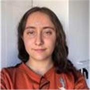 Doy clases particulares, estuve viviendo 2 años en Estados Unidos, tengo muy buen nivel y he enseñado a niños pequeños