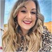 Profesora de Historia y Geografía, Lengua y Literatura Castellana preparada para todos los niveles educativos.