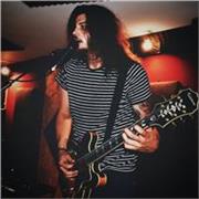 Laureato in chitarra pop al conservatorio impartisce lezioni di chitarra/armonia/teoria di livello base e intermedio