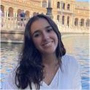 Estudiante de Derecho y ADE disponible para cuidar a niños y dar clases particulares 