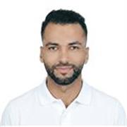 Exfuncionario del ministerio del interior de Marruecos. Políglota. Graduado en economía y máster en derecho administrativo.