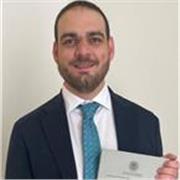 Professore privato, con due lauree e un dottorato in co-tutorship e partita IVA, offre lezioni di latino per tutti i livelli