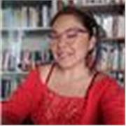 Profesora titulada en ciencias físico naturales con más de 15 años de experiencia 