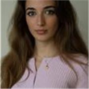 Insegnante di materie umanistiche per lezioni e recupero scolastico