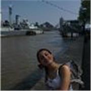 Hai bisogno di un aiuto a scrivere quel testo oppure a fare un’analisi logica? O anche solo ad imparare una nuova lingua? Eccomi!!