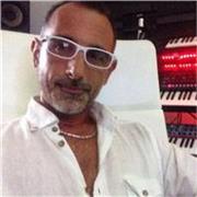 Corsi di DJ Mixing live set “digitale / Vinile”, Dj producer con Logic Pro dal beat al mix finale oltre 30 anni di esperienza 