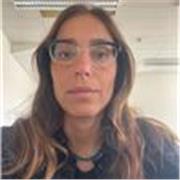 Laureata in Architettura e illustratrice, insegno discipline artistiche e supporto nello studio di materie scientifiche