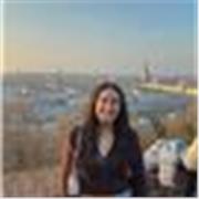 Studentessa laureata in mediazione linguistica che conosce 6 lingue, insegna inglese a studenti da scuola elementare a superiore