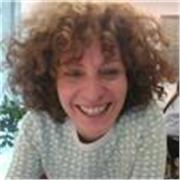 Offro lezioni ai bambini e ragazzi delle elementari e medie, ma anche a stranieri