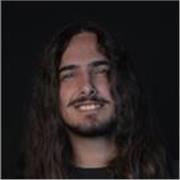 Jeune professeur fan d'informatique, venez apprendre les concepts fondamentaux et la programmation avec moi!