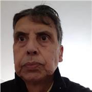 Soy profesora de matemáticas y hago clases de guitarra, hago clases en mi casa