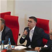 Offro lezioni private a studenti di medie, superiori e univeristari.