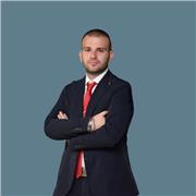 Laureato in Giurisprudenza offre lezioni di diritto ed di Economia