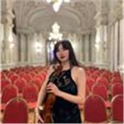 Maestra de violín para estudiantes para todos los niveles