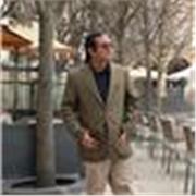 Soy un chico que le gusta ayudar a personas independientes en su día a día especialmente es tareas escolares 