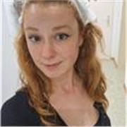 Soy actriz licenciada y escritora. Quiero dar clases a niños que destaquen por su creatividad y sensibilidad.