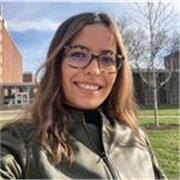 Ofereço aulas de português para adolescentes e adultos.