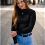 Deutsch-Nachhilfelehrerin für die Unterstufe im Online-Unterricht