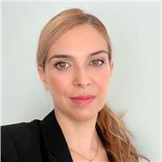 Licenciada en Bellas Artes, con más de 5 años de experiencia.