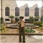 Se stai cercando un insegnante che non ti faccia pesare lo studio, mi hai trovata!