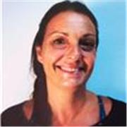 Instructora de Raja y Hatha Yoga integral para adultos con experiencia en clases particulares, yoga niños y adolescentes en Valencia, posibilidad de clases online. Yoga adaptado