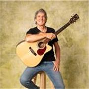 Profesor de Guitarra con más de 30 años de experiencia.Imparte clases particulares y online. Creador de una escuela Online.