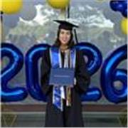Profesora de Inglés bilingüe recién graduada de carrera universitaria en EEUU