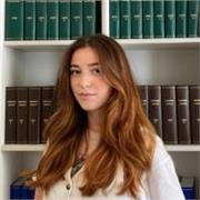 Studentessa di Giurisprudenza al terzo anno offre lezioni private a ragazzi medie/liceo in materia umanistiche oltre che in inglese
