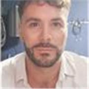 Profesor puntual de inglés durante 8 años mientras vivía en Reino Unido y Nueva Zelanda.