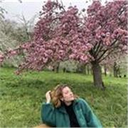 Profesora de Filosofía apta para todas las edades 