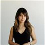 Profesora de inglés de Brasil, he vivido en Canada y UUEE y ahora vivo en España y te quiero ayudar a comunicarse con fluidez 