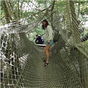 Formatrice santé et sécurité pour adultes, j'ai également donné des cours de mathématiques/français/svt en ligne pour des enfants