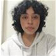 Profesora de inglés apta para niños y adolescentes, atenta y paciente. 