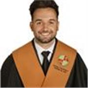 Graduado en Ingeniería Industrial y con experiencia en enseñanza